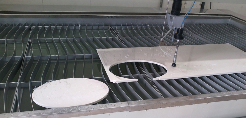 Wasserstrahlschneiden Verbundwerkstoffe – Exakt mit Wasser schneiden